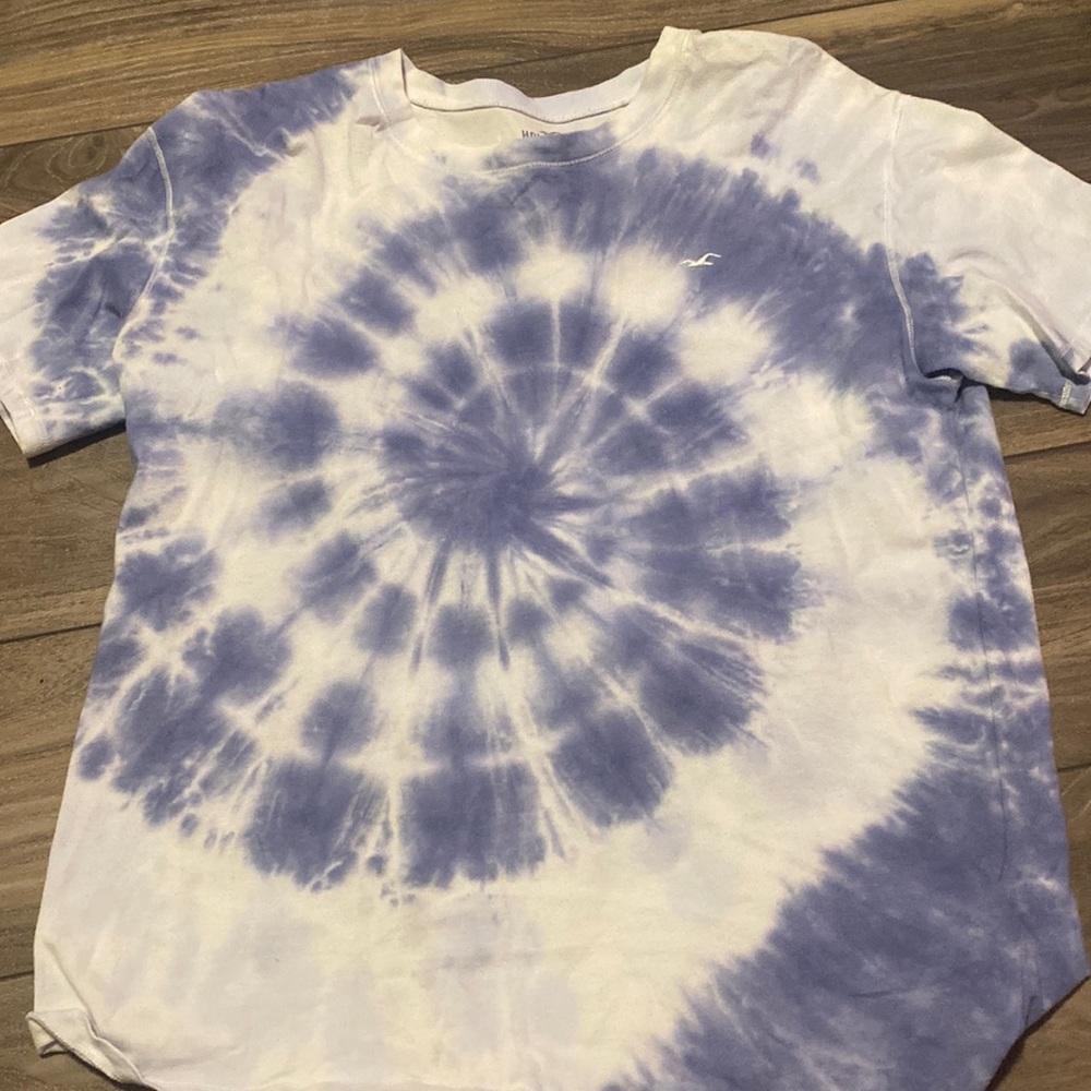 Hollister t-shirt
